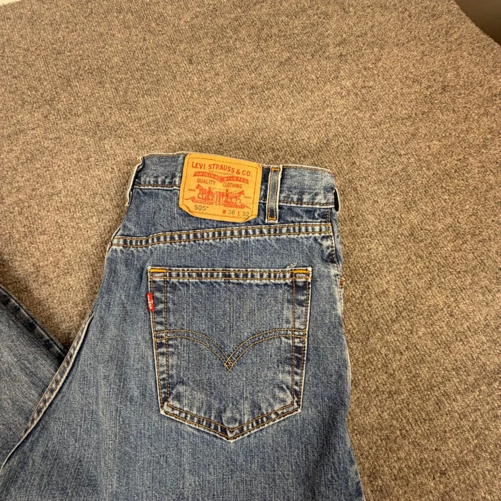 Levis 505 Regular Fit Mens‎ Jeans 36x32 Blue Straight Leg Denim 00505-0216 #2299